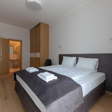 Oasis Apartments ยูร์มาลา ภายนอก รูปภาพ