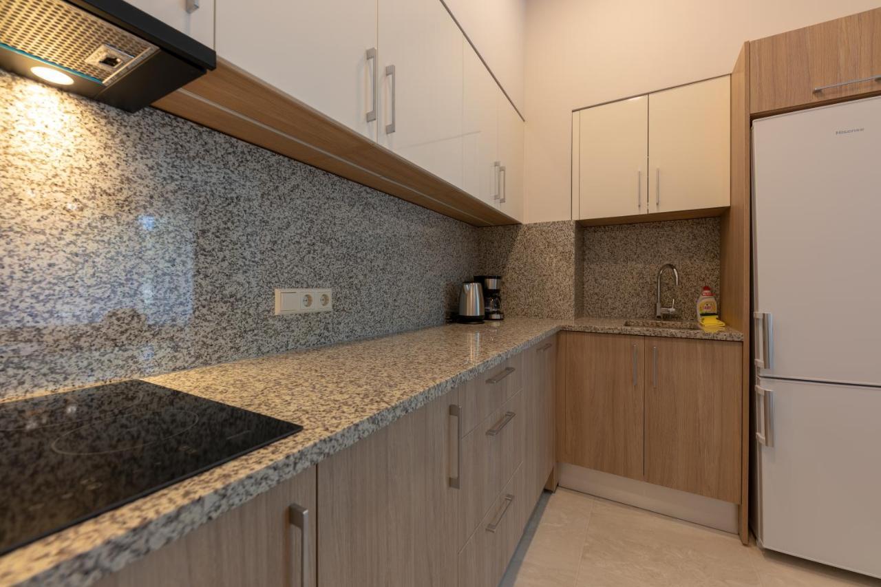 Oasis Apartments ยูร์มาลา ภายนอก รูปภาพ