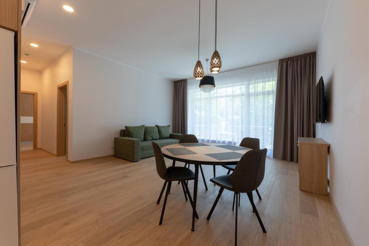 Oasis Apartments ยูร์มาลา ภายนอก รูปภาพ