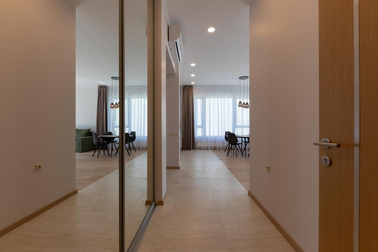 Oasis Apartments ยูร์มาลา ภายนอก รูปภาพ