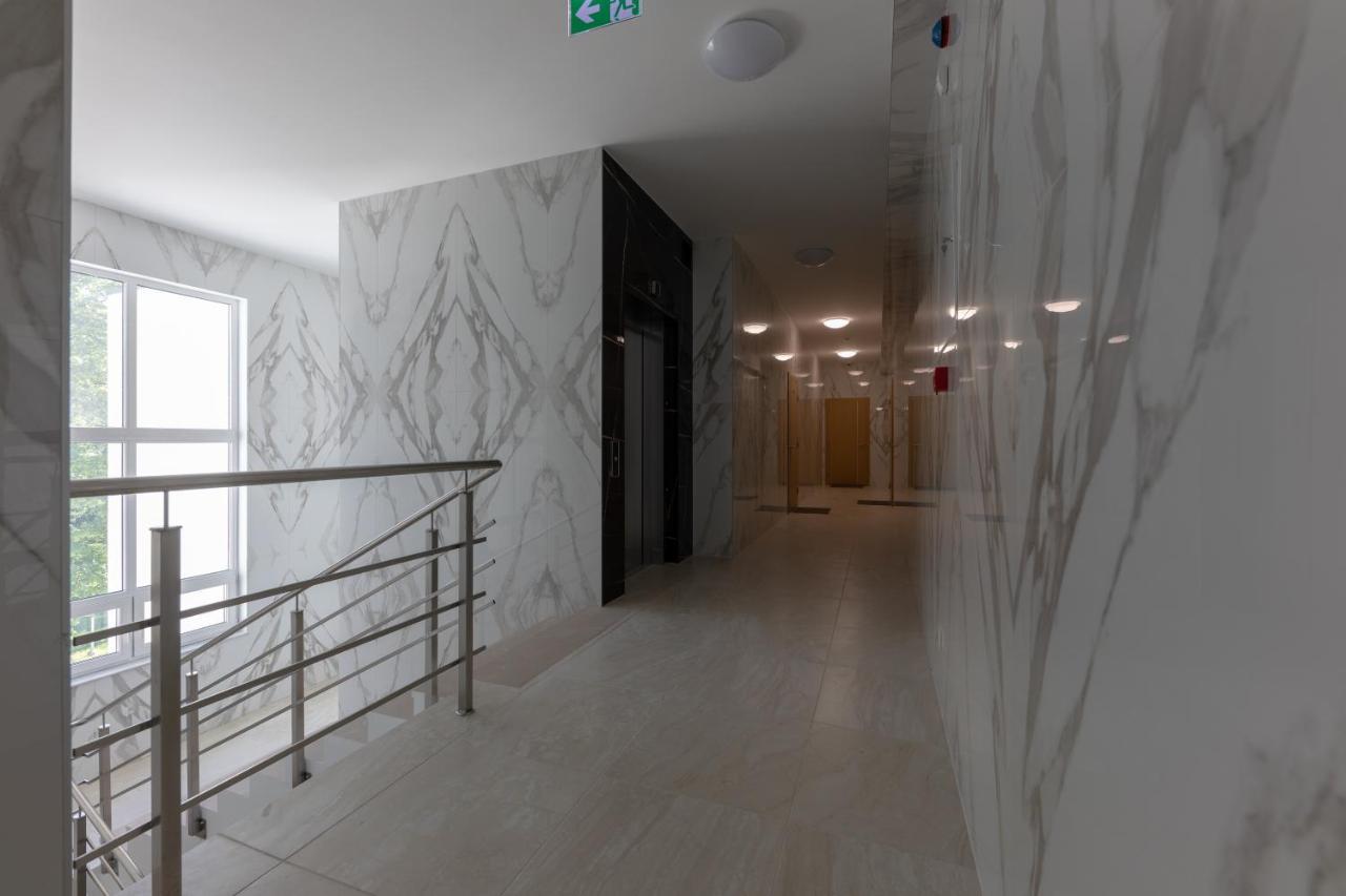 Oasis Apartments ยูร์มาลา ภายนอก รูปภาพ