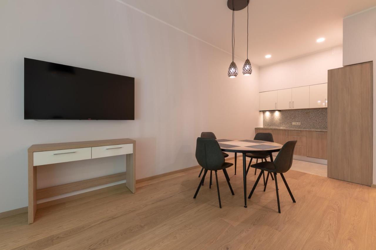 Oasis Apartments ยูร์มาลา ภายนอก รูปภาพ